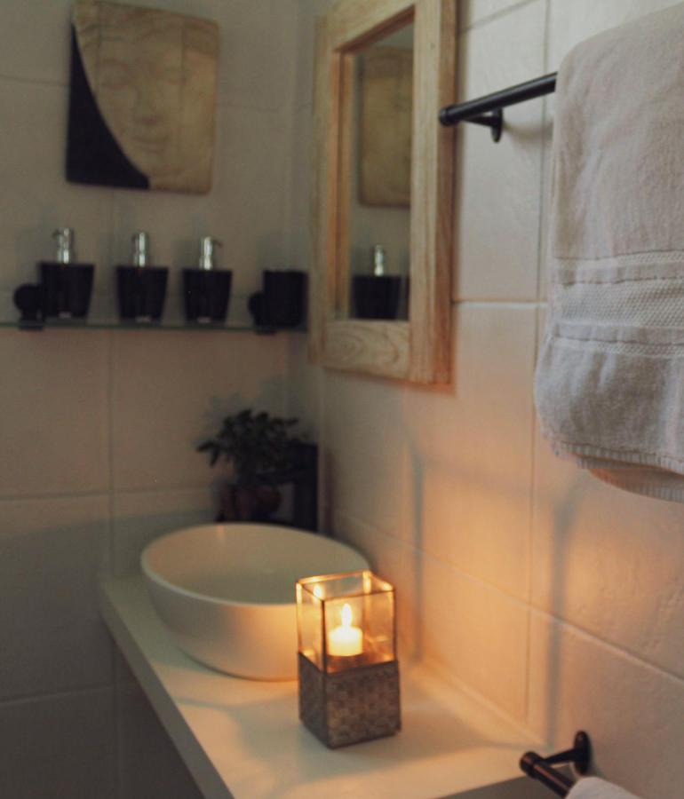 Alluring Self Catering 2 Bedroom Villa At Bokmakierie Villas Виндхук Экстерьер фото