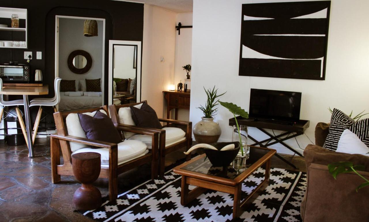 Alluring Self Catering 2 Bedroom Villa At Bokmakierie Villas Виндхук Экстерьер фото