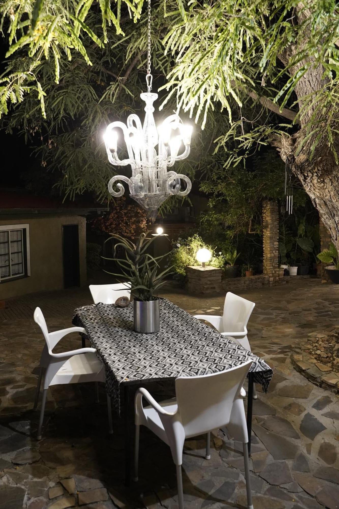 Alluring Self Catering 2 Bedroom Villa At Bokmakierie Villas Виндхук Экстерьер фото