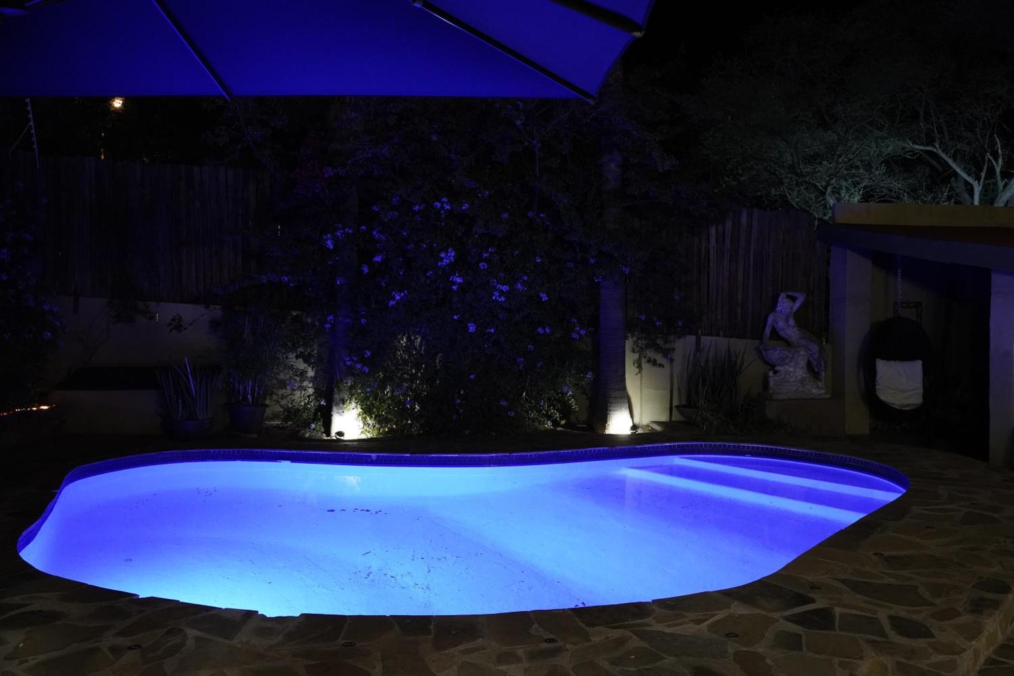 Alluring Self Catering 2 Bedroom Villa At Bokmakierie Villas Виндхук Экстерьер фото