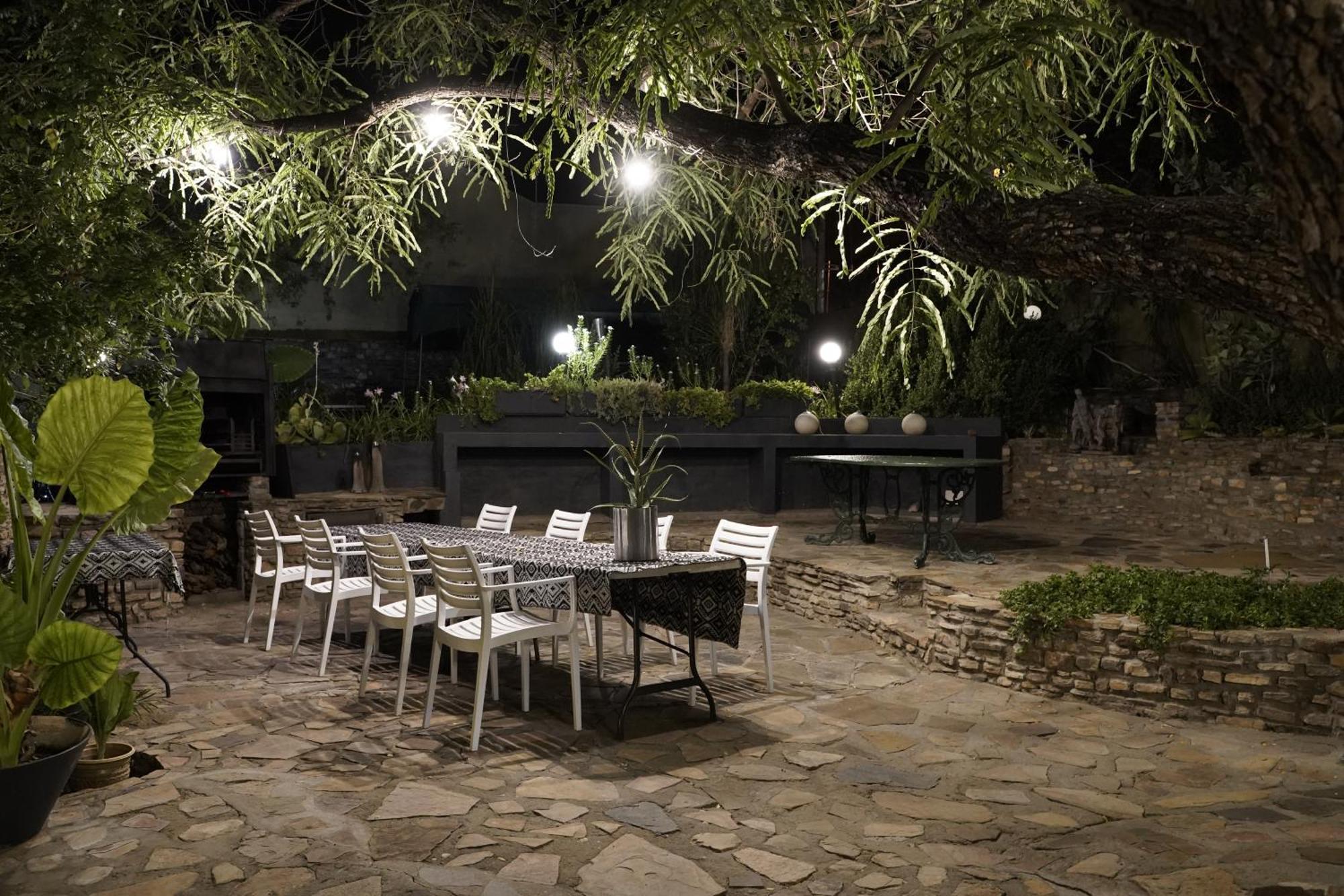 Alluring Self Catering 2 Bedroom Villa At Bokmakierie Villas Виндхук Экстерьер фото
